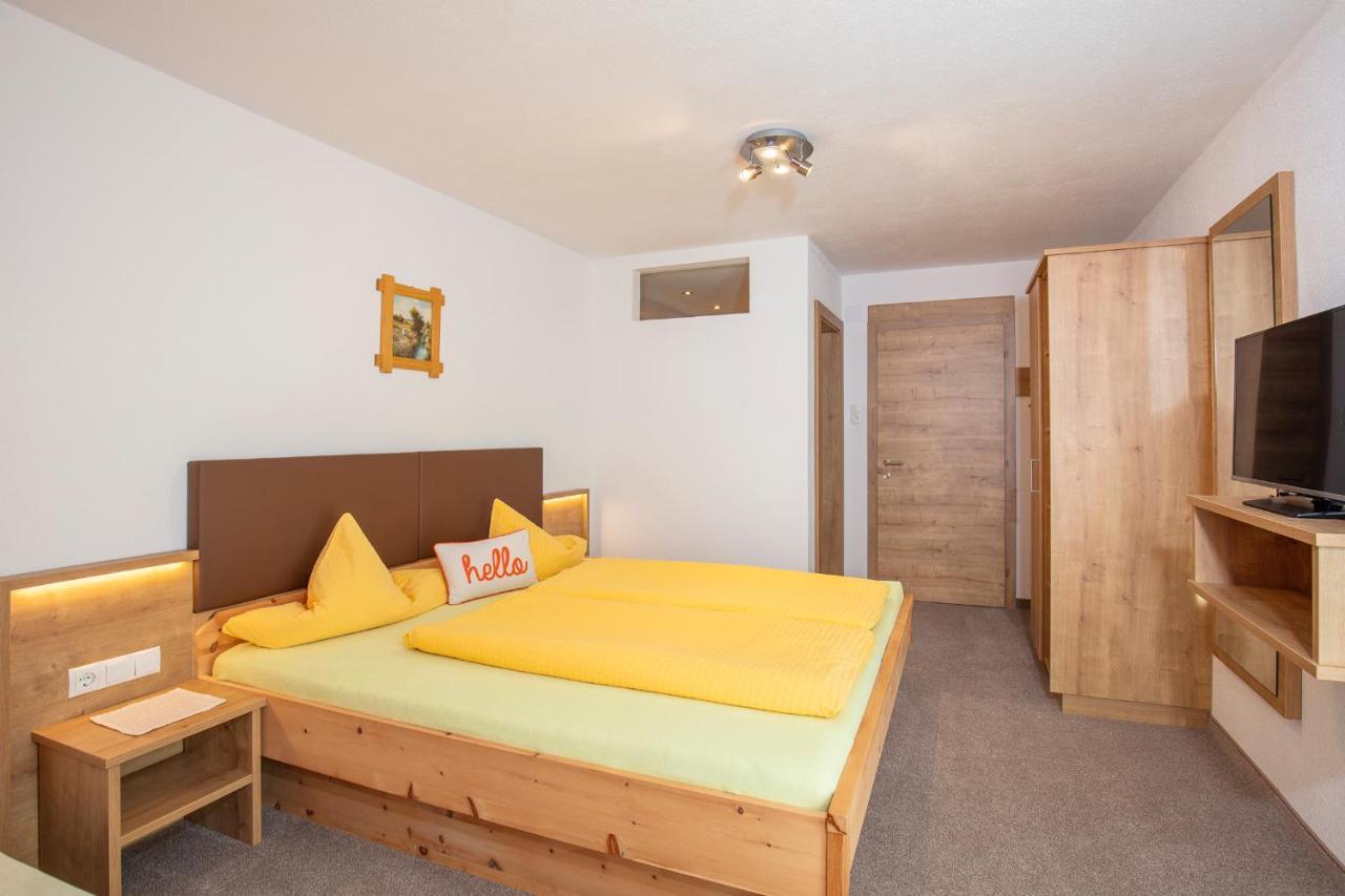 Gaestehaus Berghof Schoepf Längenfeld Dış mekan fotoğraf